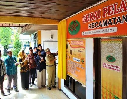 Bupati Rohul Resmikan Gerai Pelayanan Publik di Kecamatan Rambah Hilir